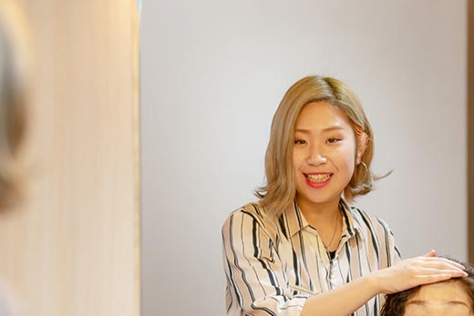 採用情報　スタイリスト　佐藤  未来